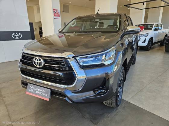 TOYOTA HILUX 2.8 D-4D TURBO DIESEL CD SRV 4X4 AUTOMÁTICO TOYOTA HILUX 2.8 D-4D TURBO DIESEL CD SRV 4X4 AUTOMÁTICO